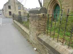 Wall and railings 2017